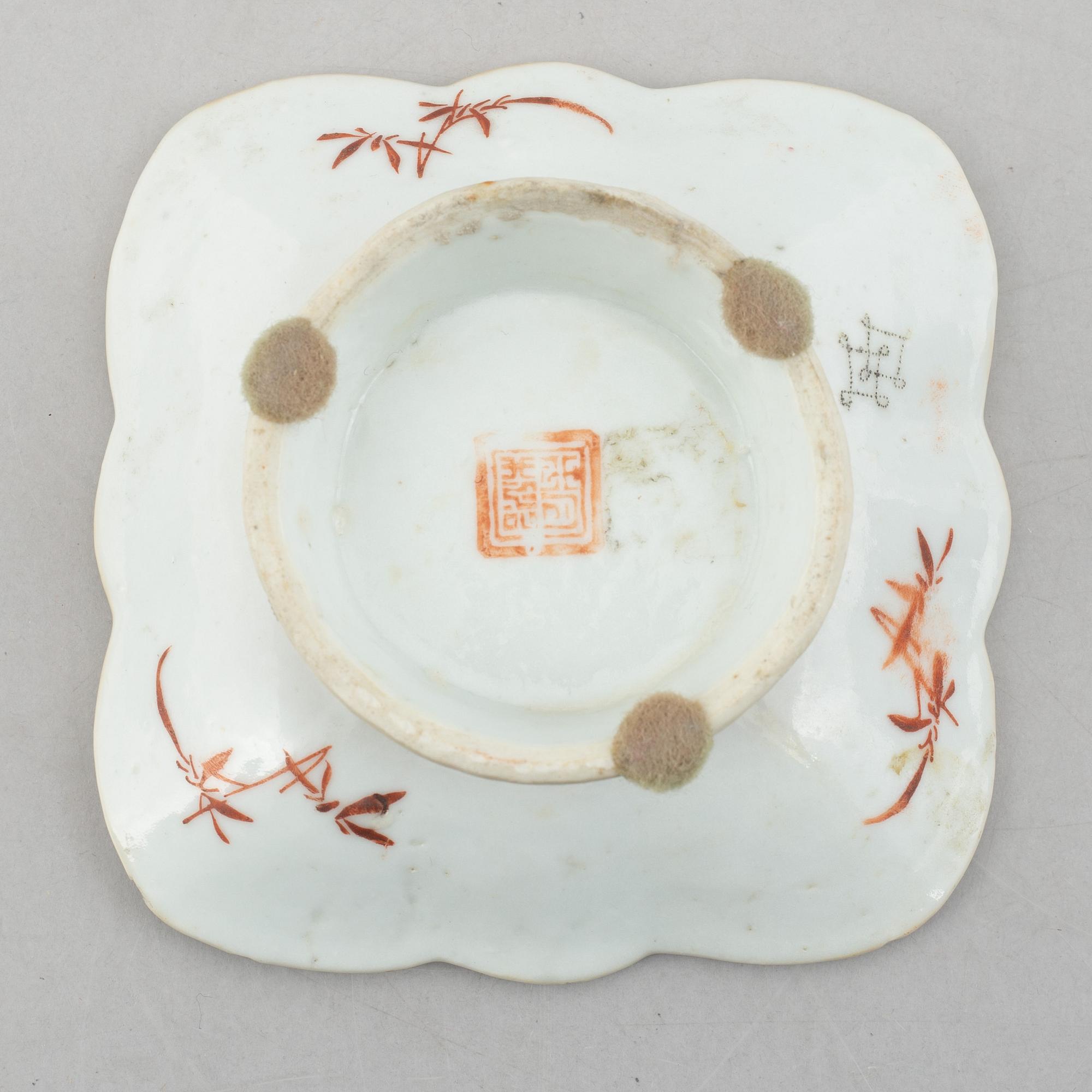 A set of four porcelain pieces, China, 19th/20th century.