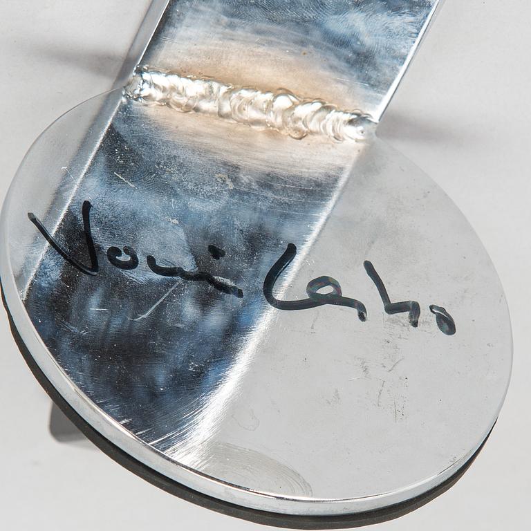 Jouni Leino, Tarjotinpöydän jalusta ,"Grip" Jouni Leino Design Studio 2009.