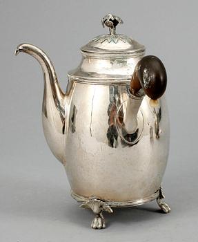 KAFFEKANNA. Silver, Jacob Ulfsberg, Nyköping 1818, ca 411 g.