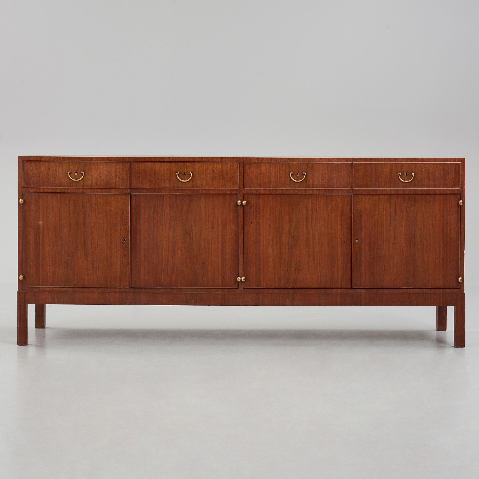 Josef Frank, sideboard, modell "730", Firma Svenskt Tenn, 1930-40-tal.
