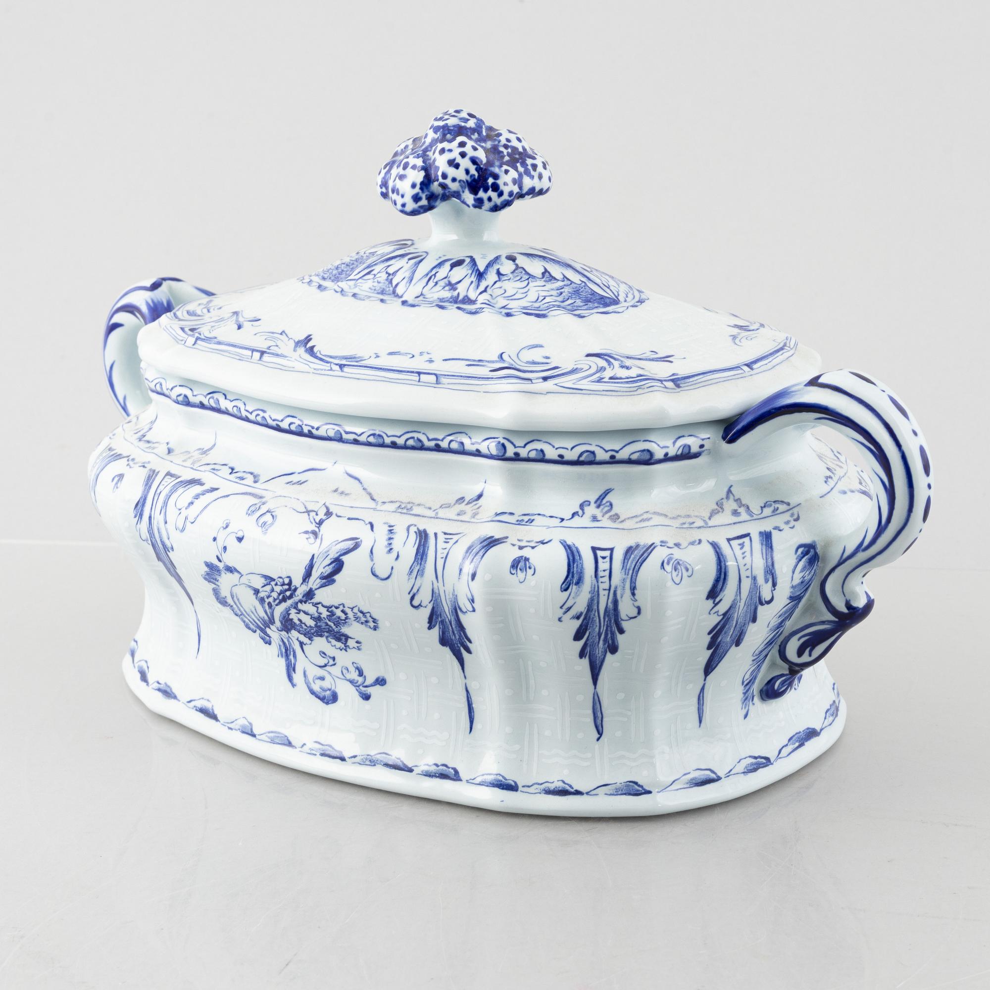 Terrin, porslin, efter original från 1758, Rörstrand, 1976.