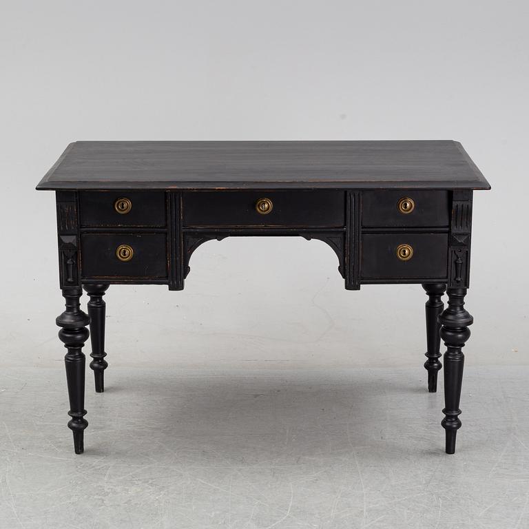 Skrivbord, renässansstil, från omkring år 1900.