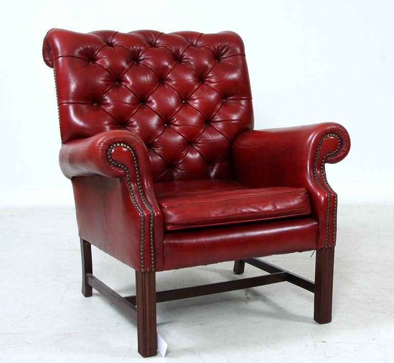 FÅTÖLJ, chesterfieldmodell, brickmärkt "Wade Upholstry Long Fashion, 1900-talets sista del.