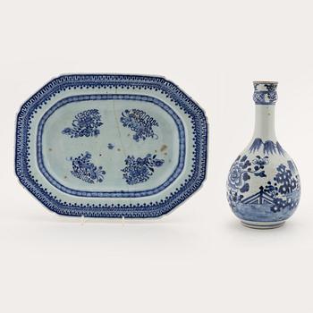 A blue and white vase and a tureen stand, Qing dynasty, Qianlong (1736-95).