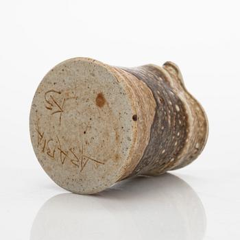 Kyllikki Salmenhaara, gräddsnäcka, stengods, signerad KS Arabia.