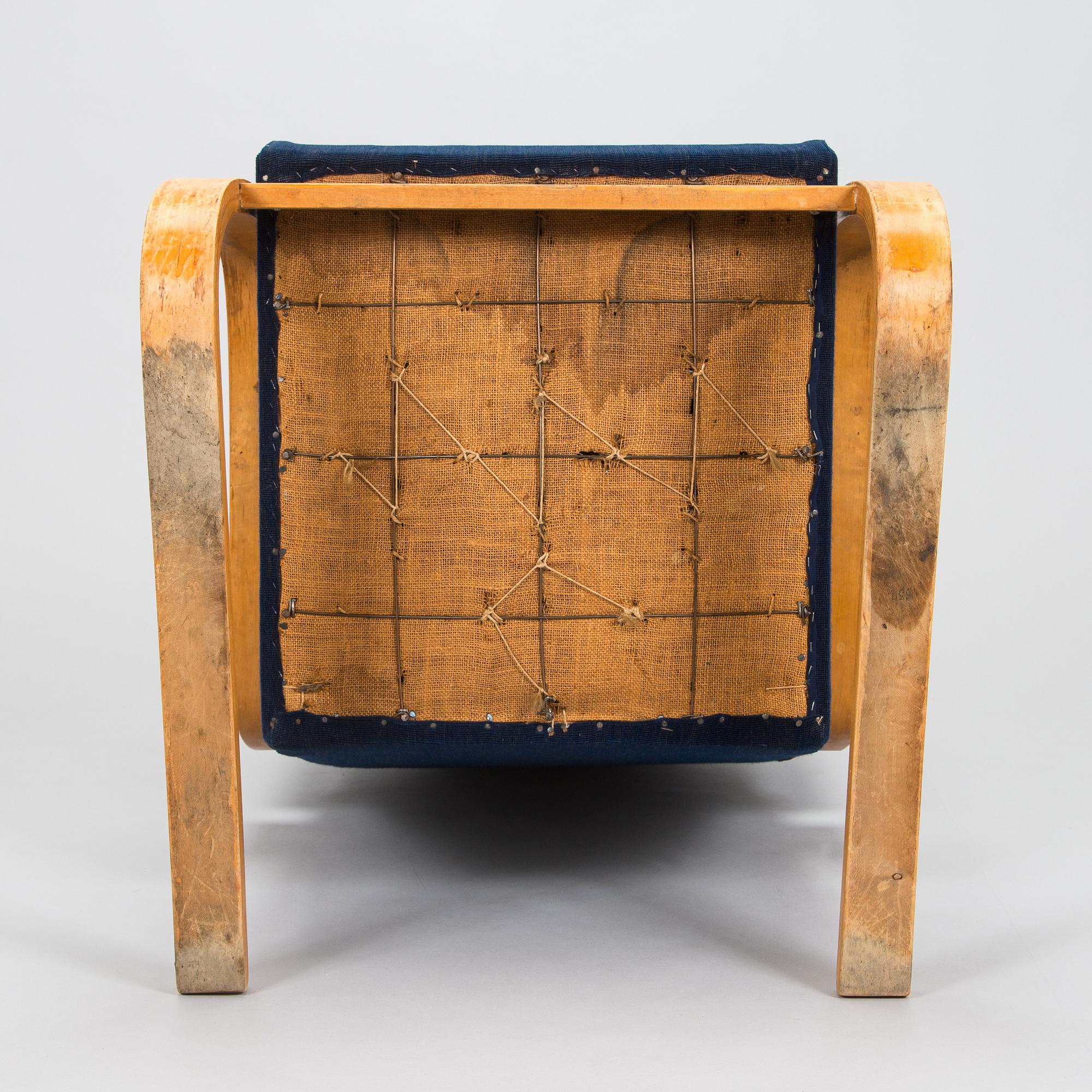 Alvar Aalto, a mid-20th century '401' armchair for  O.Y. Huonekalu- ja Rakennustyötehdas A.B. Finland.