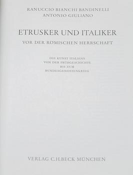 UNIVERSUM DER KUNST. 6 vol, Verlag C.H Beck, München and Romanische- Gotische Malerei, 2 vol. Skira.
