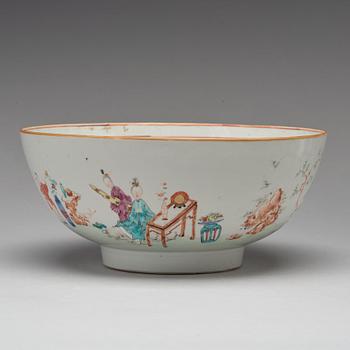 A famille rose punch bowl, Qing dynasty, Qianlong (1736-95).