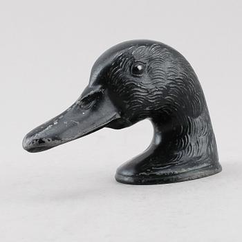 FLASKÖPPNARE, målad metall, "Ducky", Paris, 1900-talets andra hälft.