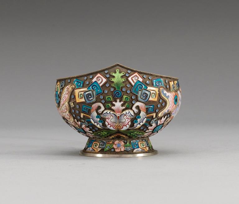 A RUSSIAN SILVER-GILT AND ENAMEL KOVSH, makers mark of Fyed Ruch, Moscow 1908-1917.