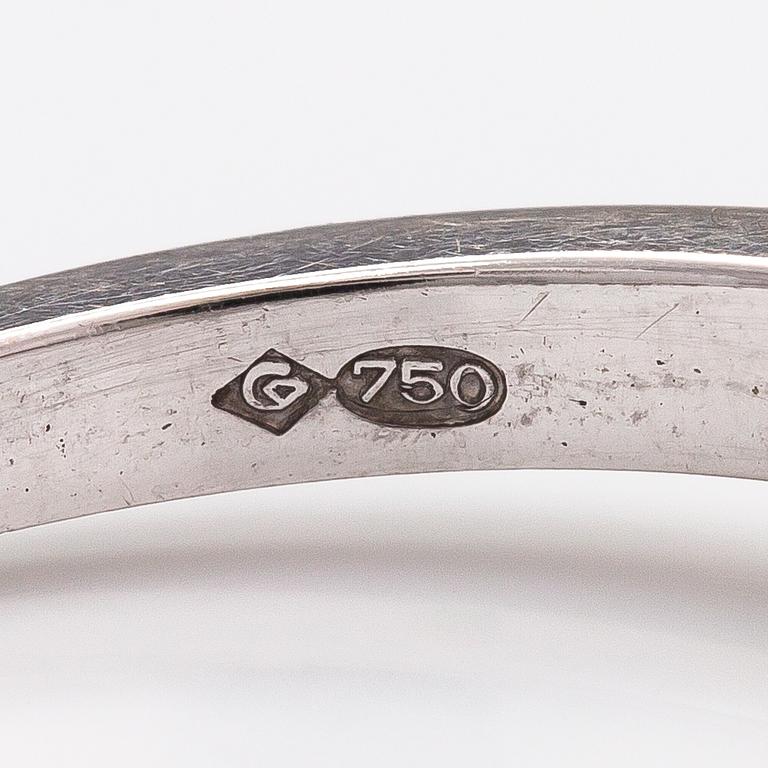 An 18K white gold ring with a ca. 1.01 ct diamond according to certificate.