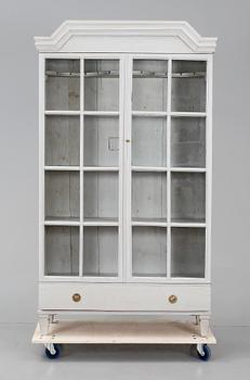 VITRINSKÅP, gustaviansk stil, 1800-tal.