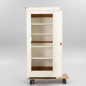 An early 20th century  cabinet.