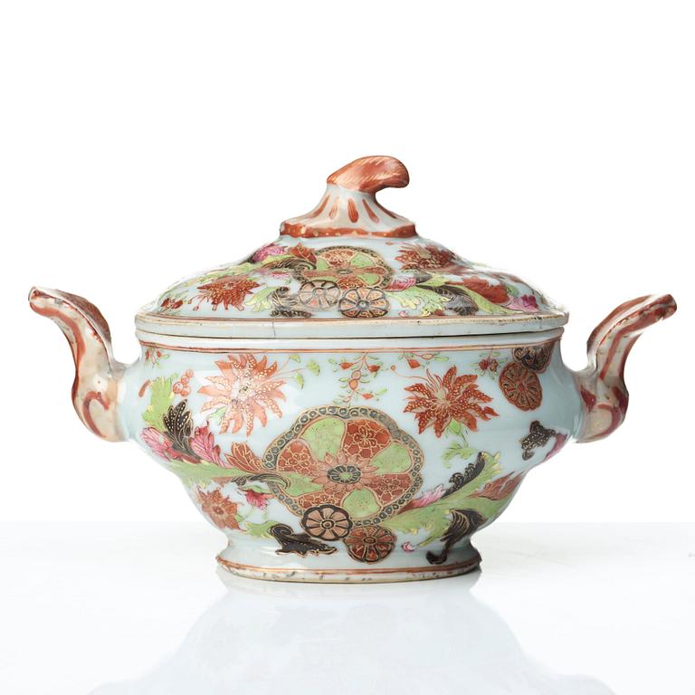 A famille rose "pseudo tobacco leaf "tureen with cover, Qing dynasty, Qianlong (1736-95).