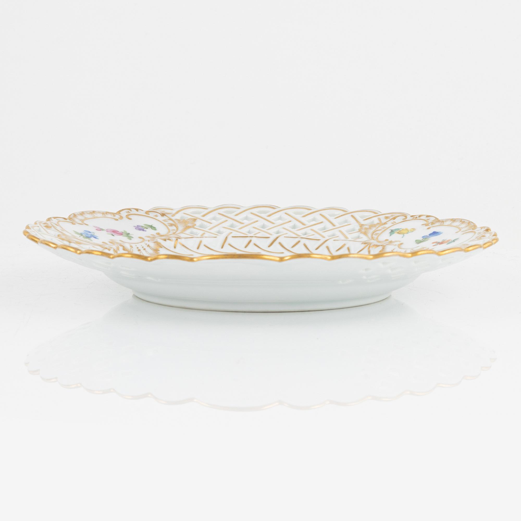 A set of eight porcelain plates, Teichert-Werke in Meissen, circa 1900.