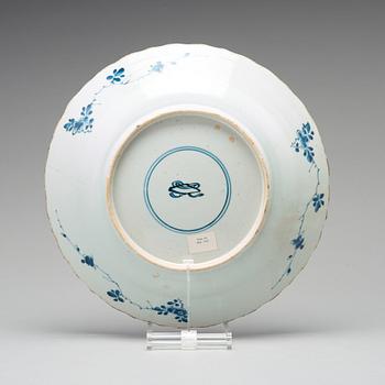 A blue and white dish, Qing dynasty, Kangxi (1662-1722).