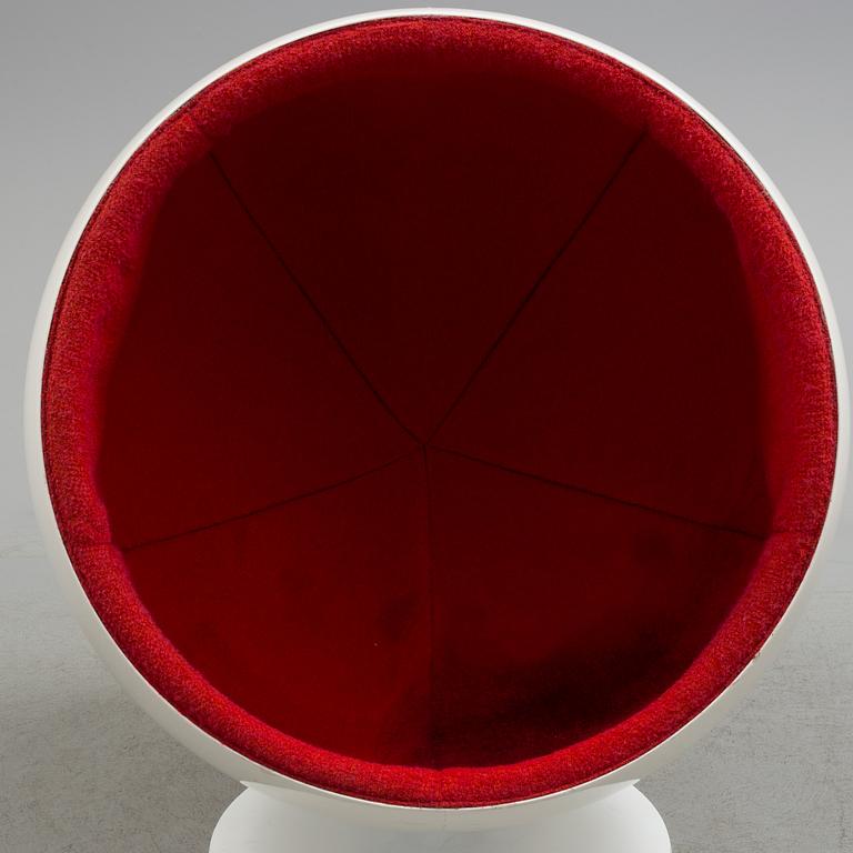 An Eero Aarnio 'Ball chair', Asko, Finland.