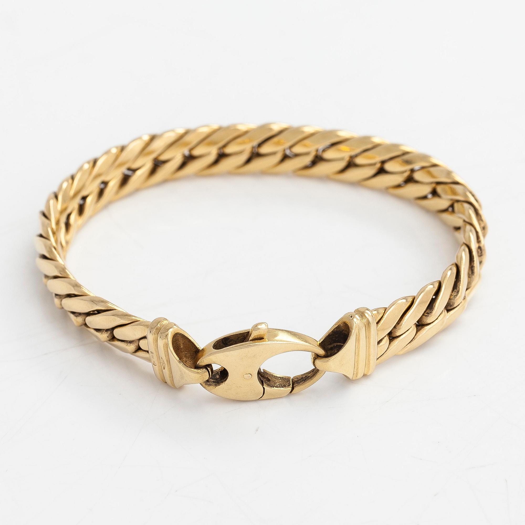 An 18K gold bracelet, Italy.