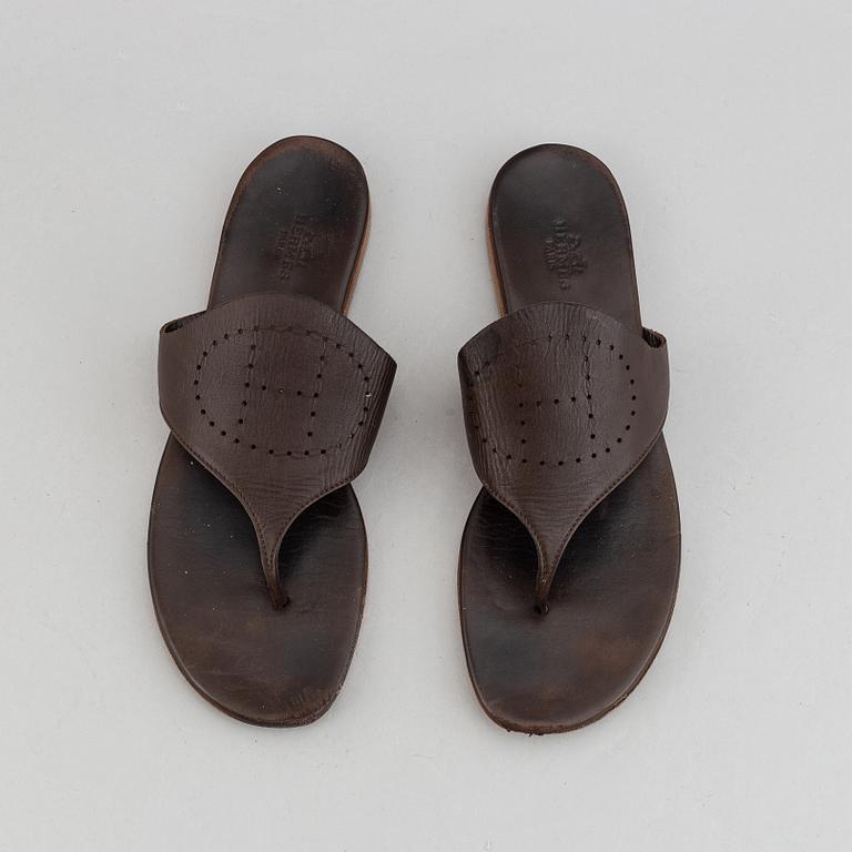 Hermès, a pair of leather sandals, size 39.