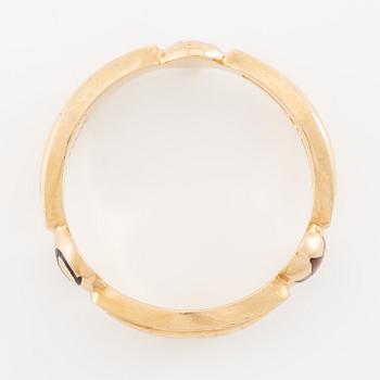 Ring, 18K gold with enamel, order ring.