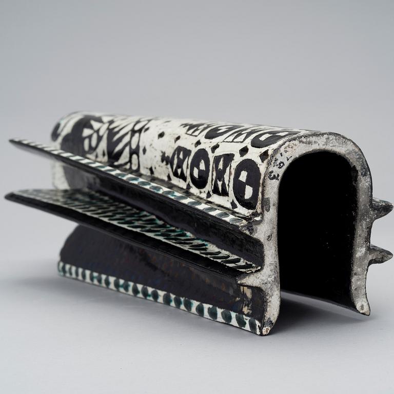 BIRGER KAIPIAINEN, A CERAMIC SCULPTURE. Angel. Signed Kaipiainen, R. Rörstrand, 1950s.