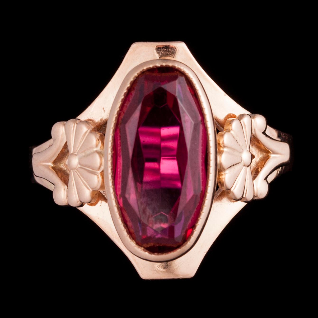 RING, 14K guld, syntetisk rubin. Vikt ca 6,6 g.