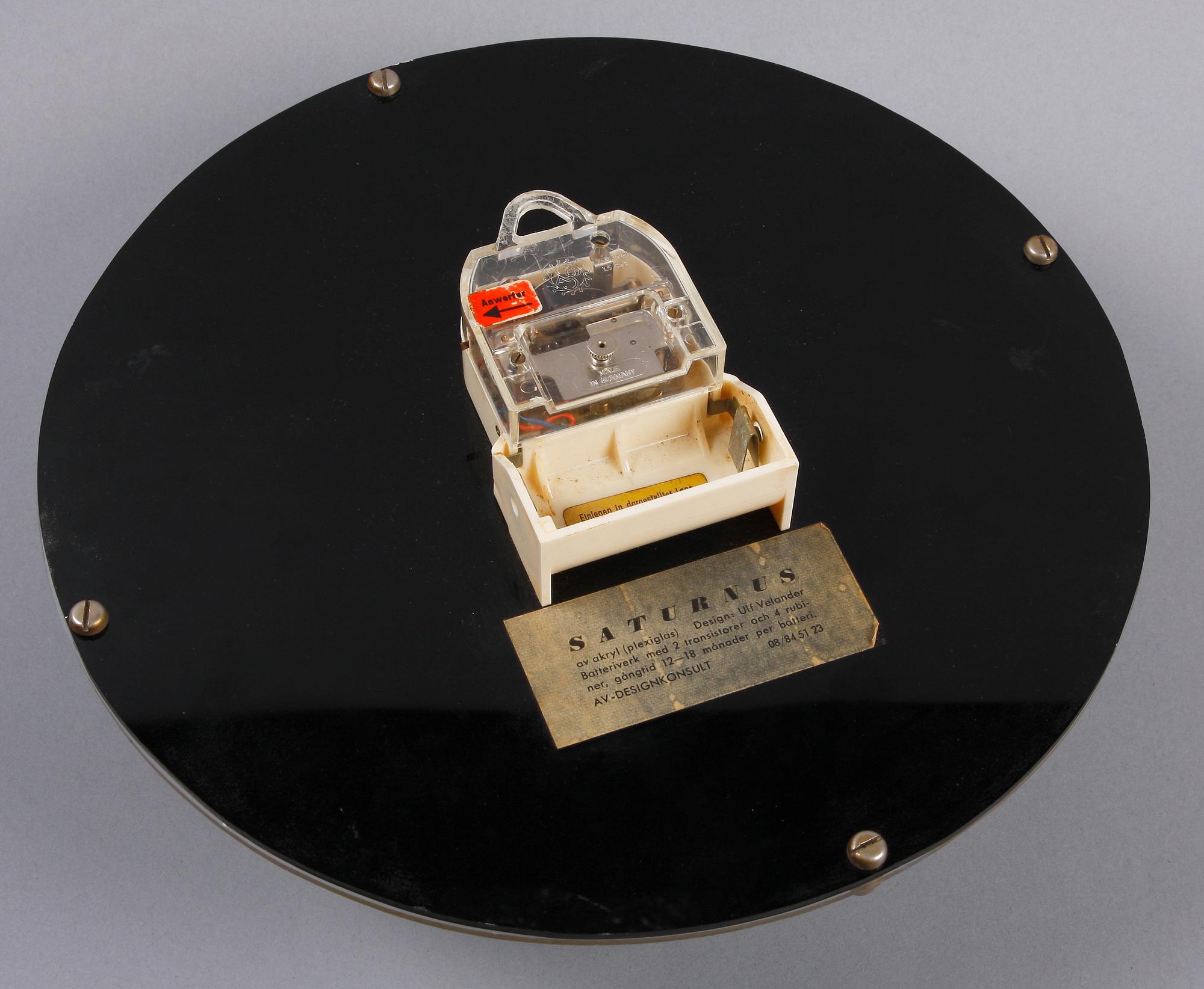 VÄGGUR, plexiglas, "Saturnus", Ulf Velander.