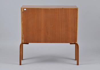 Alvar Aalto, A CABINET NO 810.