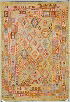 MATTA, Kelim med växtfärger. Ca 346x235 cm.