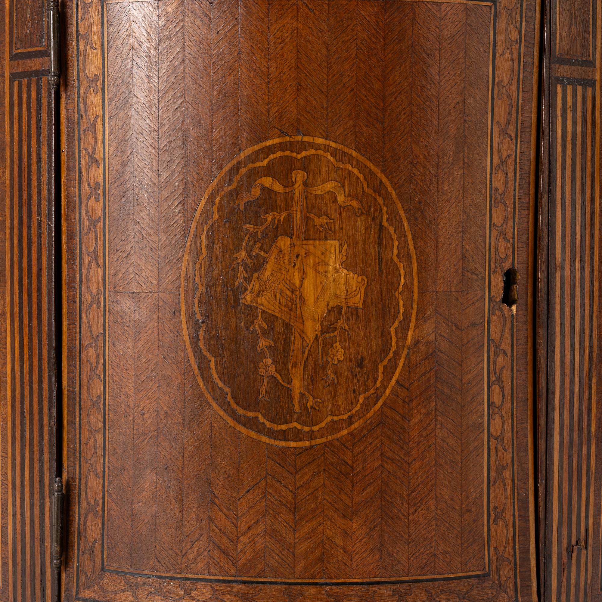 A small cabinet with drawers from around the year 1900.