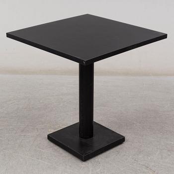 BORIS BERLIN/POUL CHRISTIANSEN, bord med två stolar, "Non", Komplot design, Källemo.