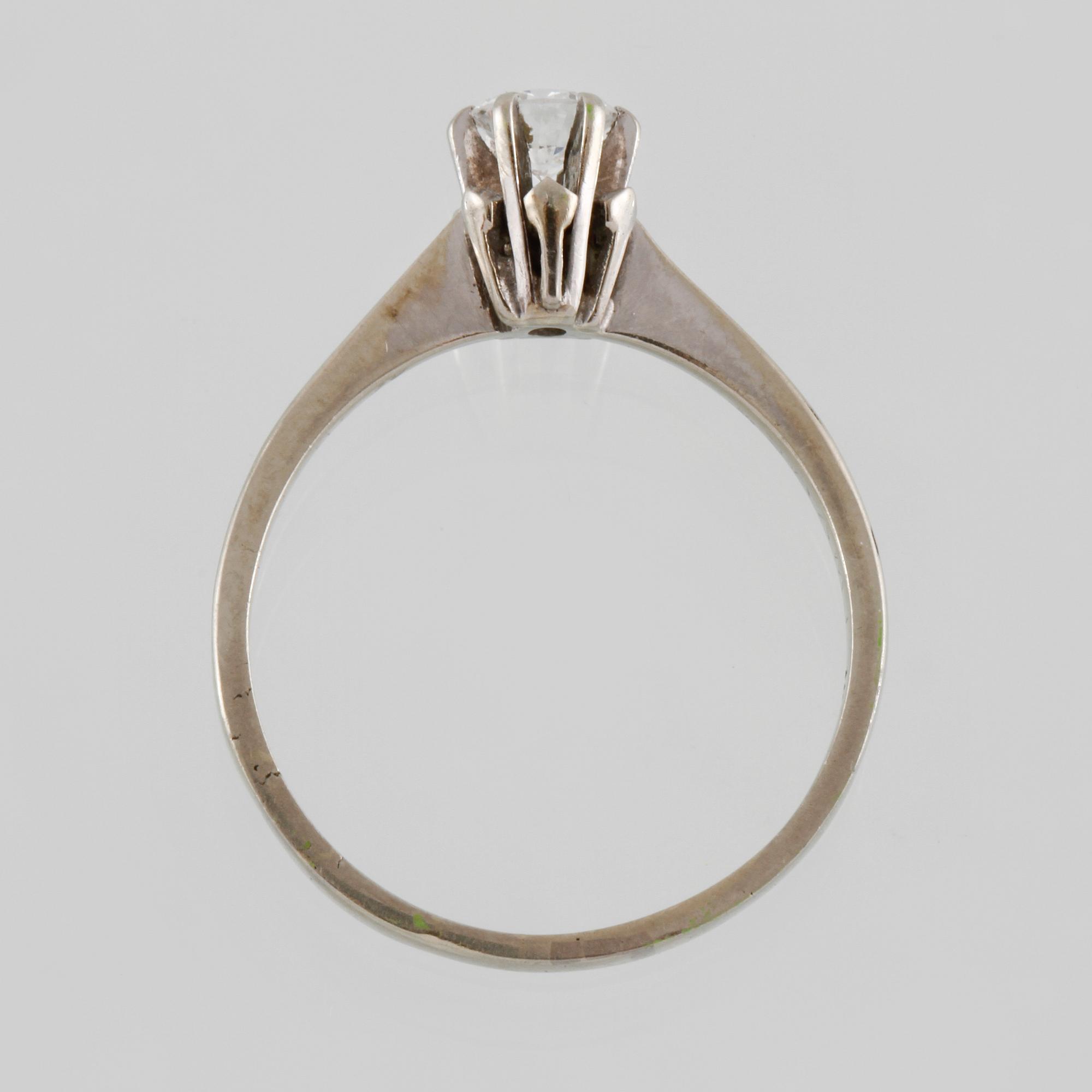 RING, 18K med en briljantslipad diamant 0.36 ct. Vikt 2,8 gram.