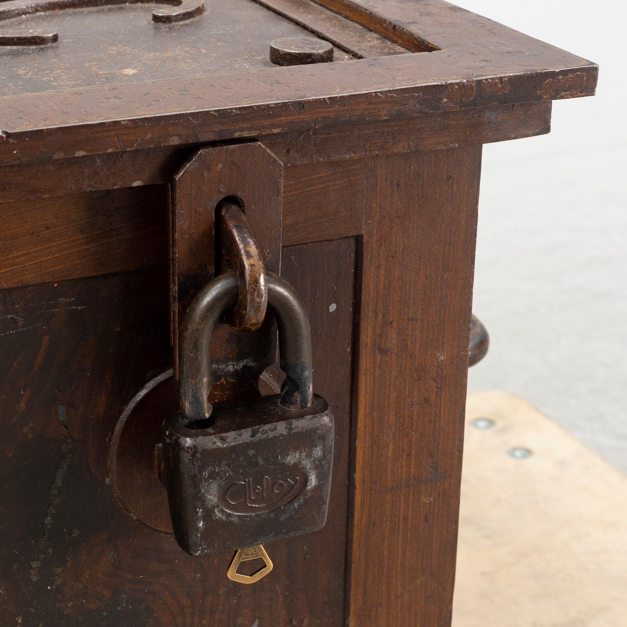 A steel strongbox from around the year 1900.