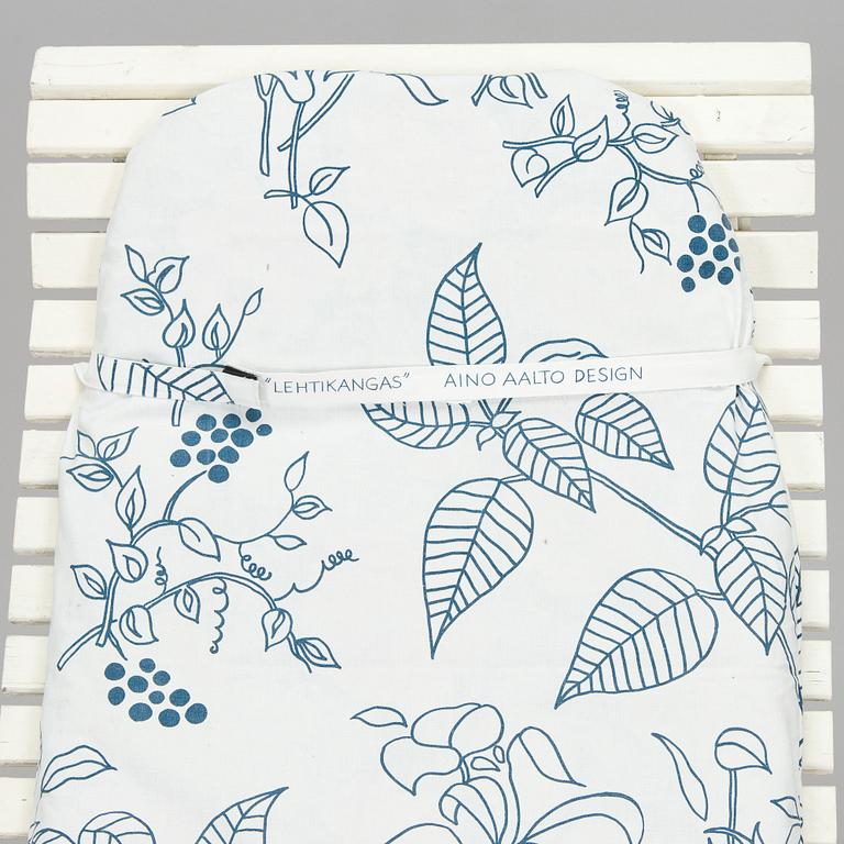 Aino Aalto, lepotuoli, malli 321, "Aurinko-sarja" Artek, 1960/70-luku.