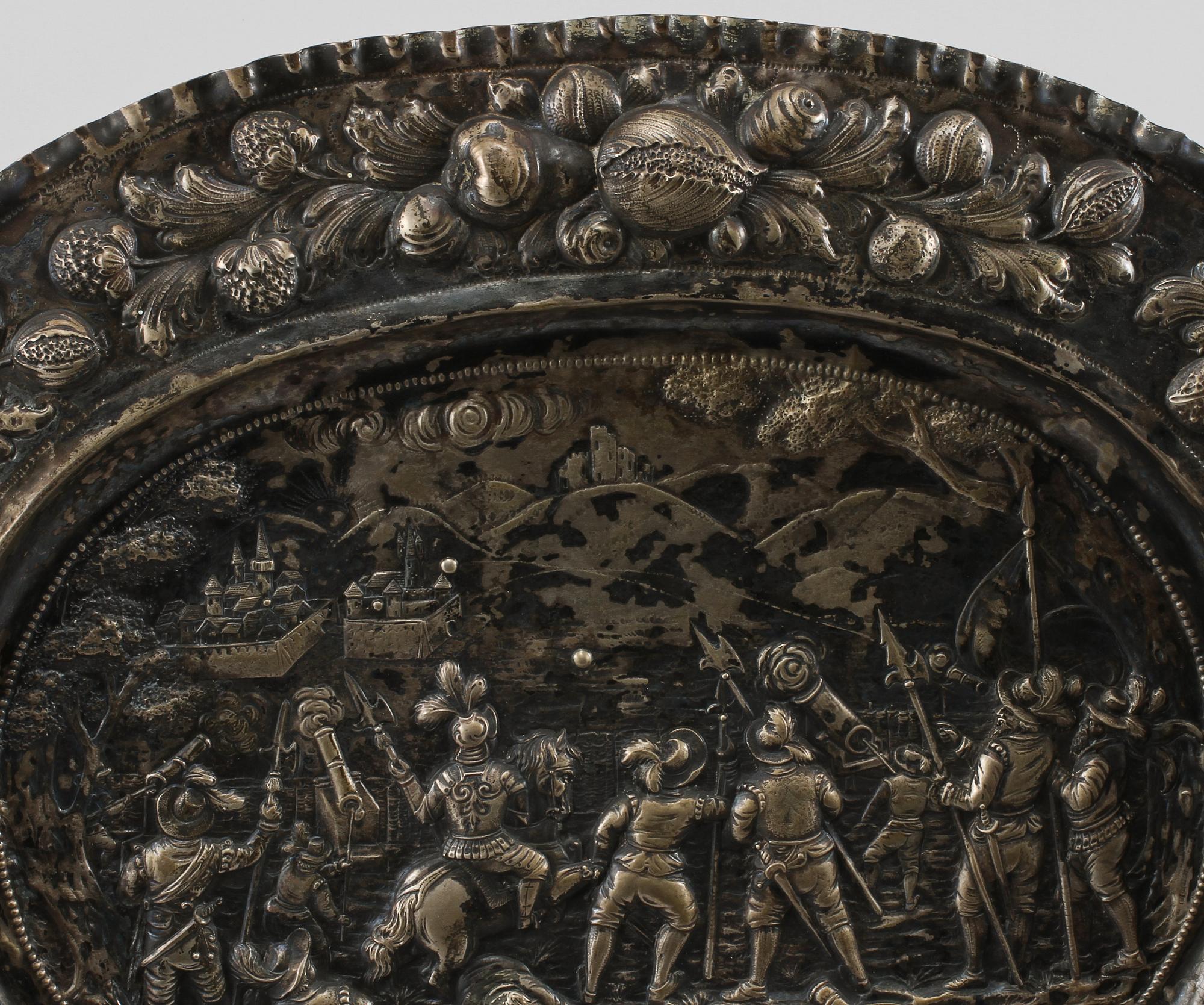 PRESENTERFAT, silver, barockstil, 1800-tal, vikt 1000 gram.