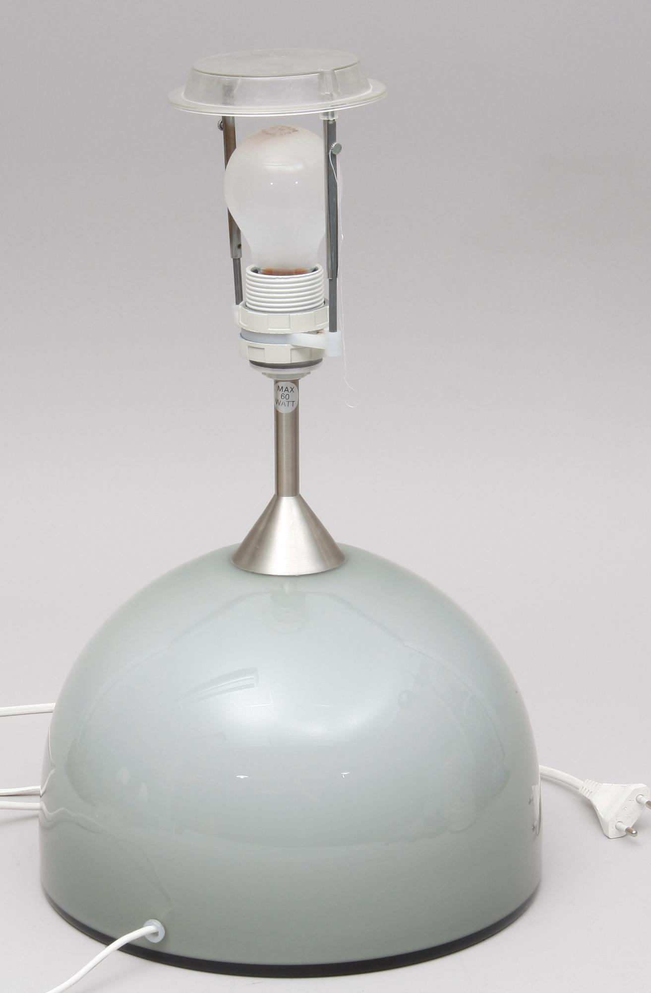 BORDSARMATUR. Glas.