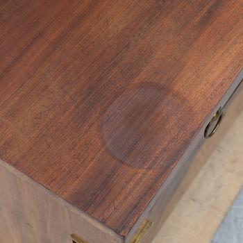 Byrå, 1800-talets första hälft. Empire.