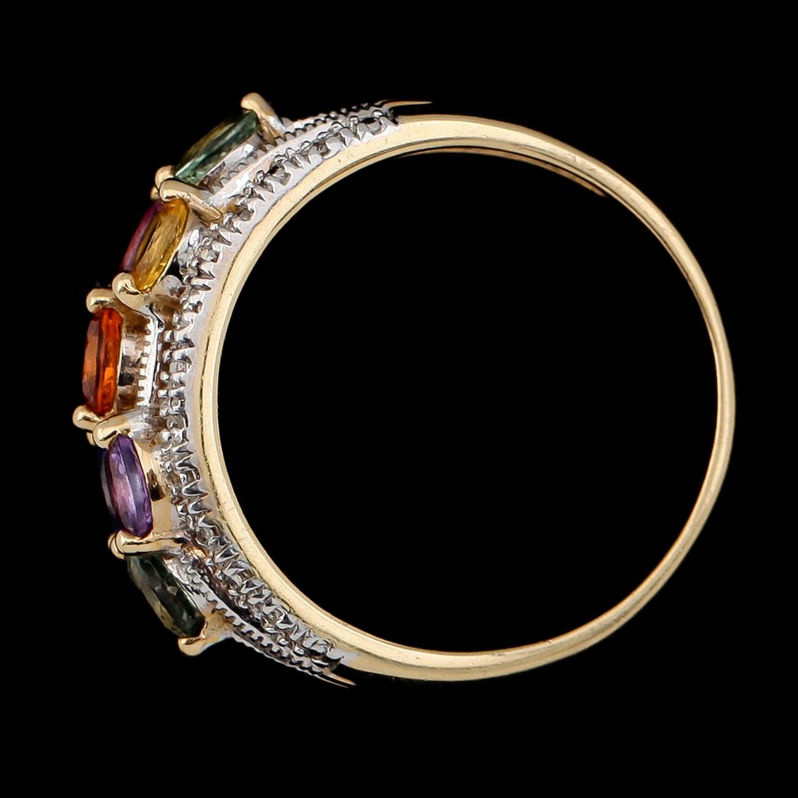 RING, 14K tvåfärgat guld, safirer och diamanter tot ca 0.04 ct. Vikt ca 4 g.