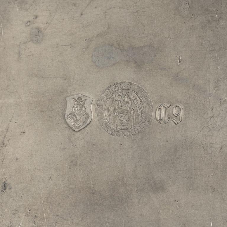 Firma Svenskt Tenn, burkar med lock, två stycken, tenn, Stockholm, 1953 respektive 2013.