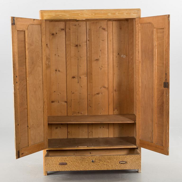 A WARDROBE, FIRST HALF OF 20TH CENTURY.