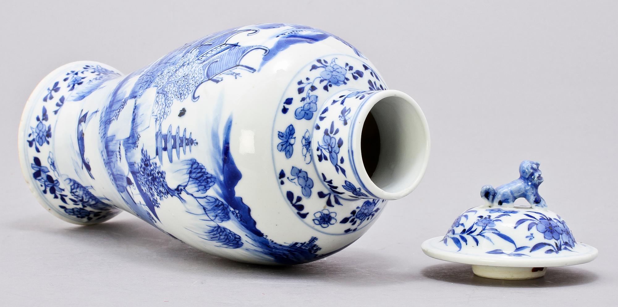 VAS, porslin, Kina, 1900-talets första del.