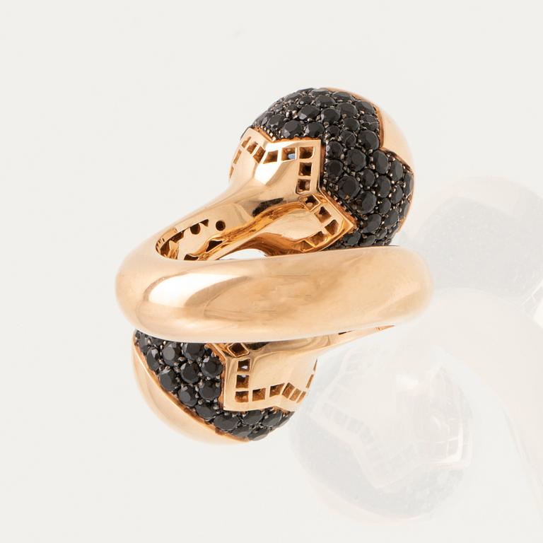 Pasquale Bruni, Ring/Cocktail Ring in 18K Gold with Round Brilliant Cut Diamonds and Sapphires, Milan Italy.