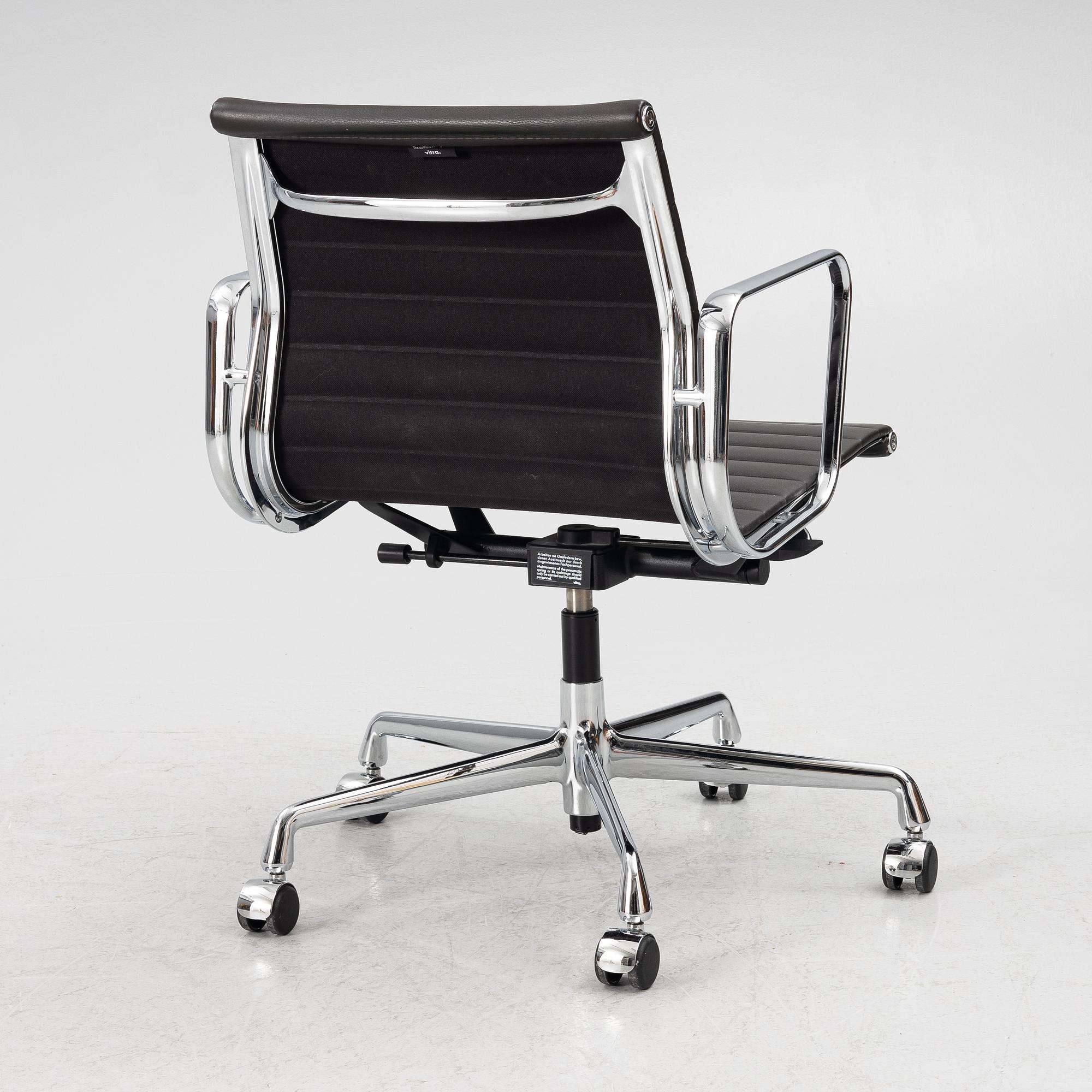 Charles & Ray Eames, kontorsstol, EA 117, Vitra, 2019.