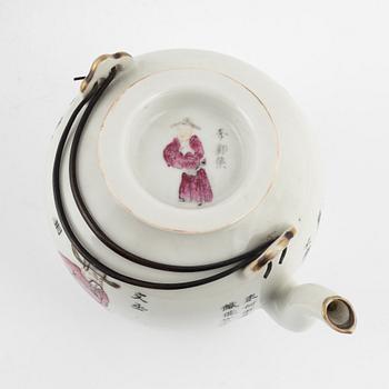 A group of thirteen porcelain pieces, China and Samson, France, 18th-20th Century.