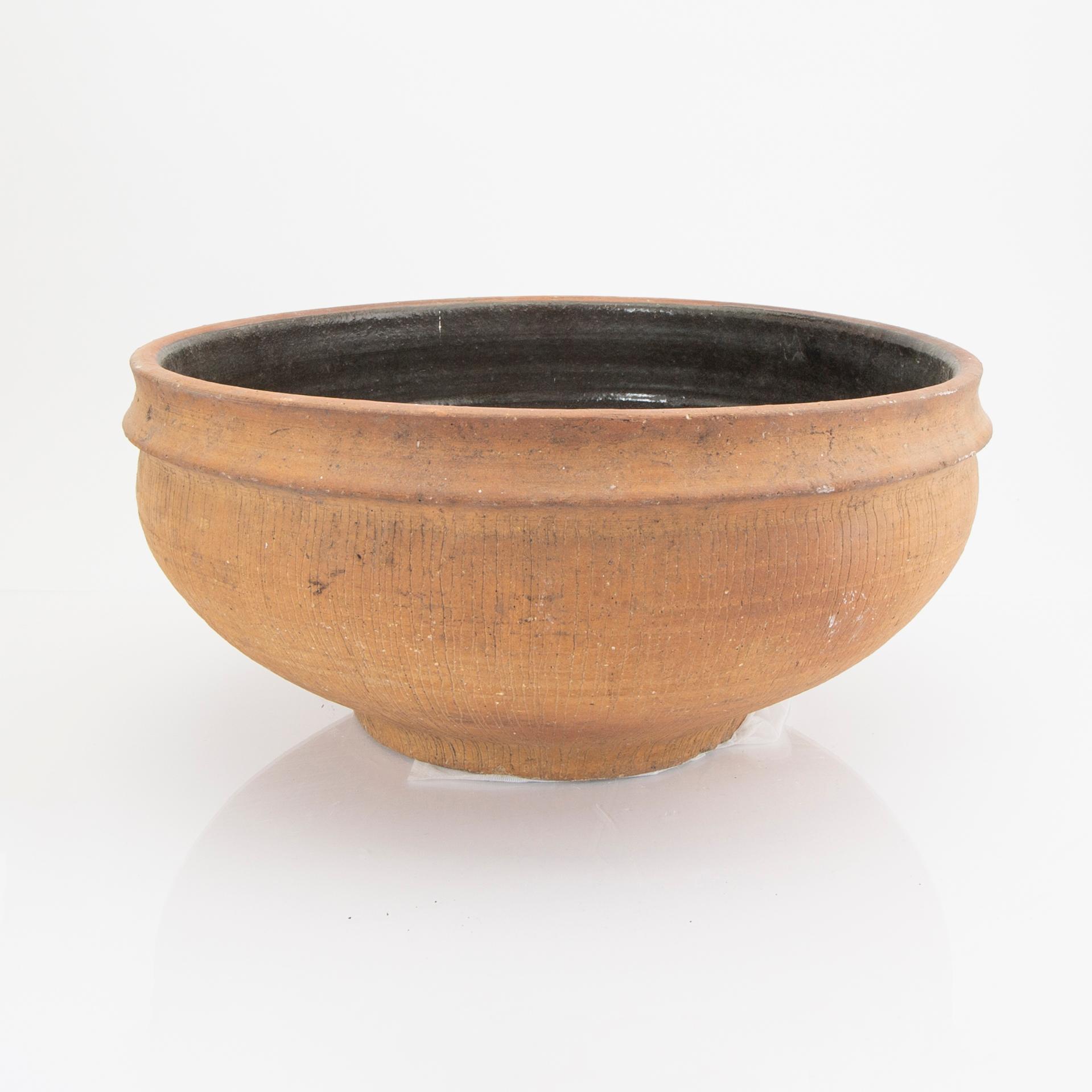 Signe Persson-Melin, a glazed stoneware urn.
