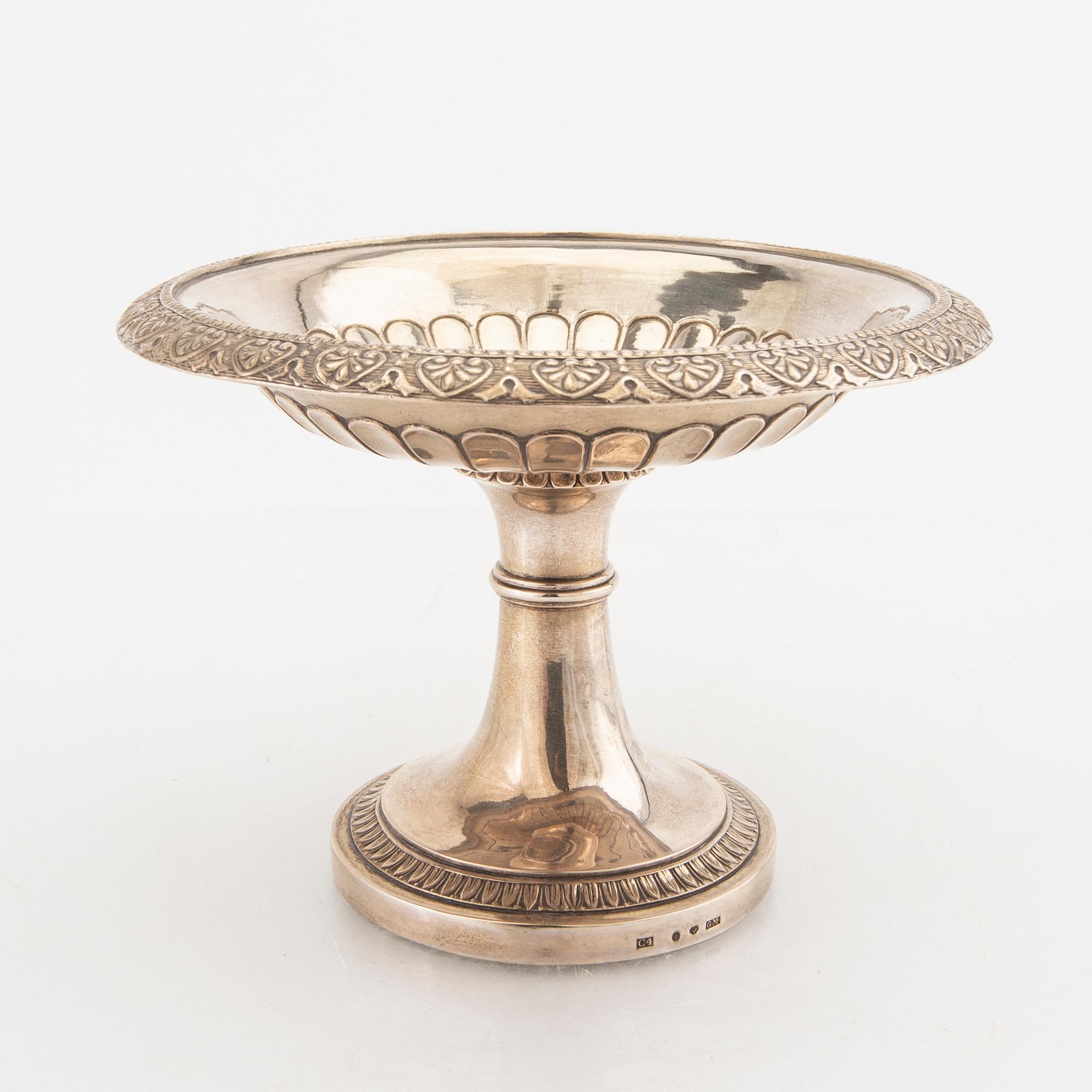 A Swedish 19th century silver bowl mark of Gustaf Möllenborg Stockholm 1833, weight 388 grams.