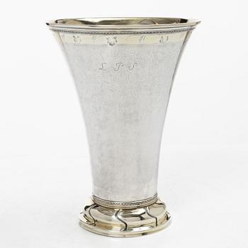 Carl Petter Modin, bägare, delvis förgyllt silver, Sundsvall 1795. Gustaviansk.