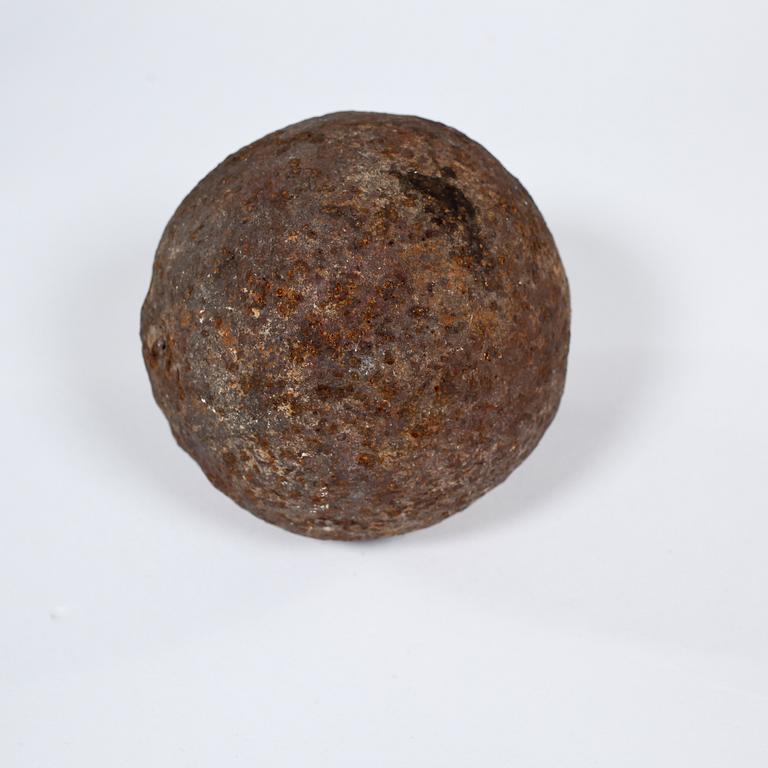 KANONKULA, järn, troligen 1600/1700-tal.