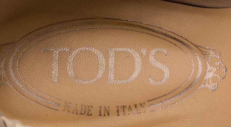 SKOR, Tod's.
