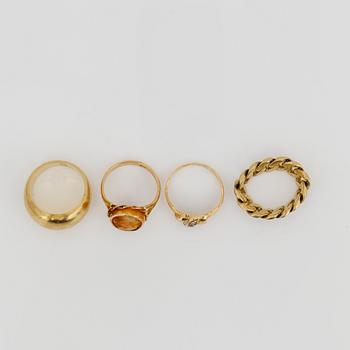 RINGAR, 4 st, 18K guld, andra hälft 1900-tals. Vikt ca 17,35 g.